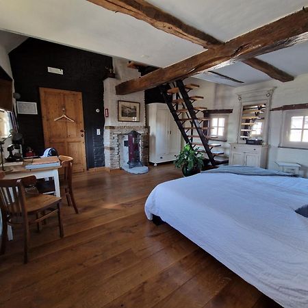 Een Vleugje Wellness In De Voerstreek - Bed & Brocante Onder De Poort Вурен Екстериор снимка