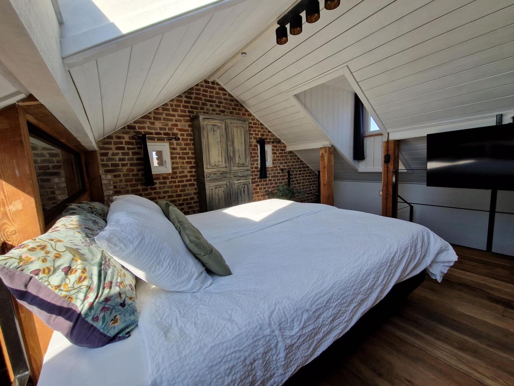 Een Vleugje Wellness In De Voerstreek - Bed & Brocante Onder De Poort Вурен Екстериор снимка